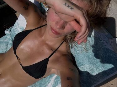 Anna Shumate Fotografie scursă ilegal OnlyFans dezbrăcată 324
