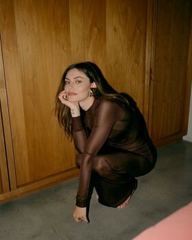 Phoebe Tonkin